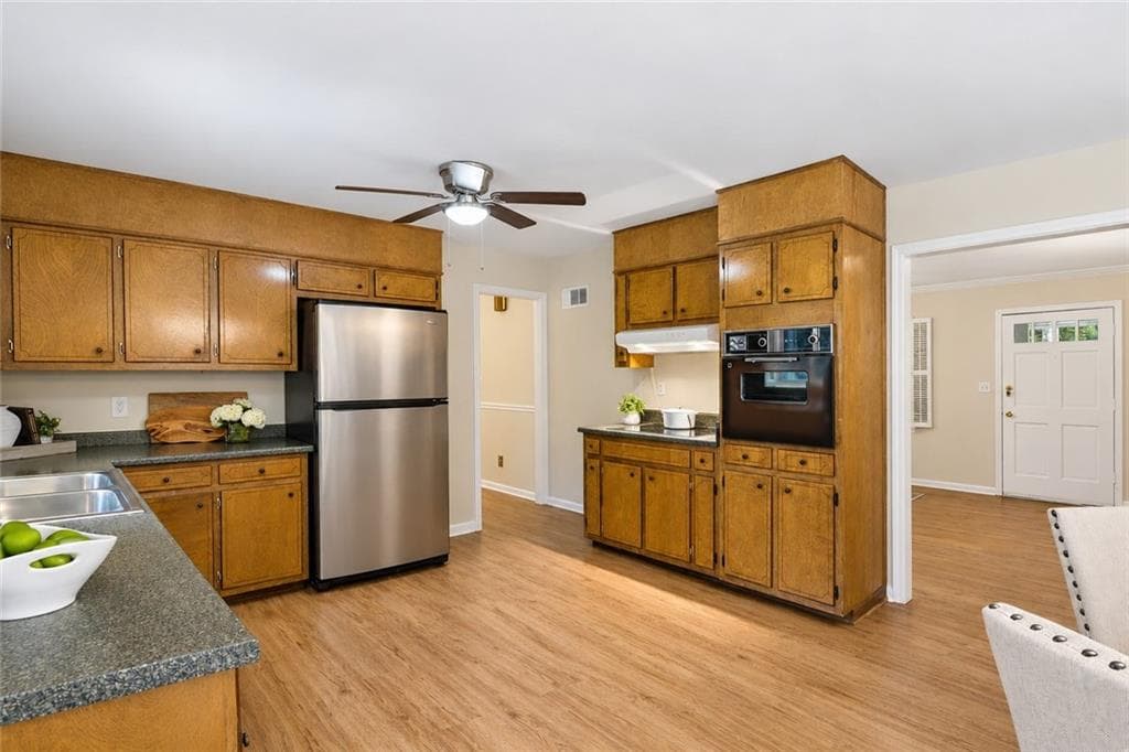2 bedroom, 2 bathroom, 1,610 sq ft single family residence for sale at 3696 Rainbow Circle, Snellville, GA 30039 — photo 10
