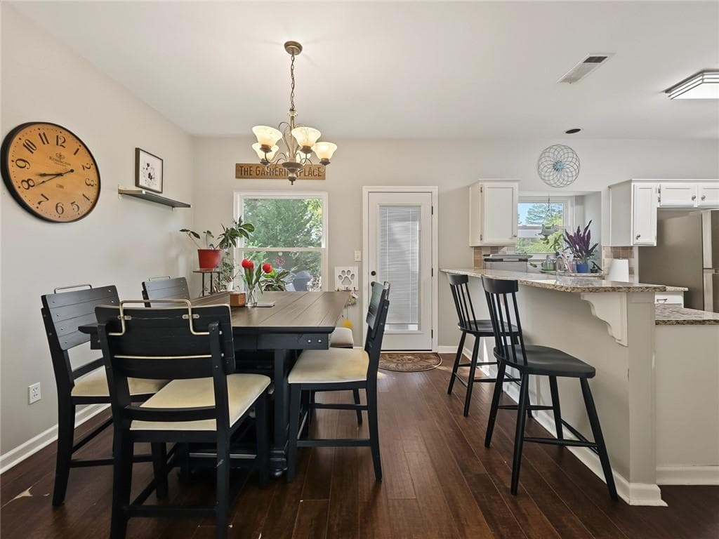 4 bedroom, 3 bathroom, 1,745 sq ft single family residence for sale at 10845 Willow Meadow Circle, Alpharetta, GA 30022 — photo 9
