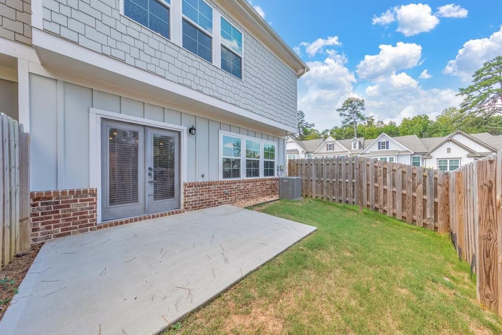 3 bedroom, 3 bathroom, 1,901 sq ft townhouse for sale at 1005 Cherryfield Run, Marietta, GA 30008 — photo 5