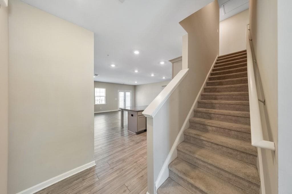 3 bedroom, 3 bathroom, 1,901 sq ft townhouse for sale at 1005 Cherryfield Run, Marietta, GA 30008 — photo 7