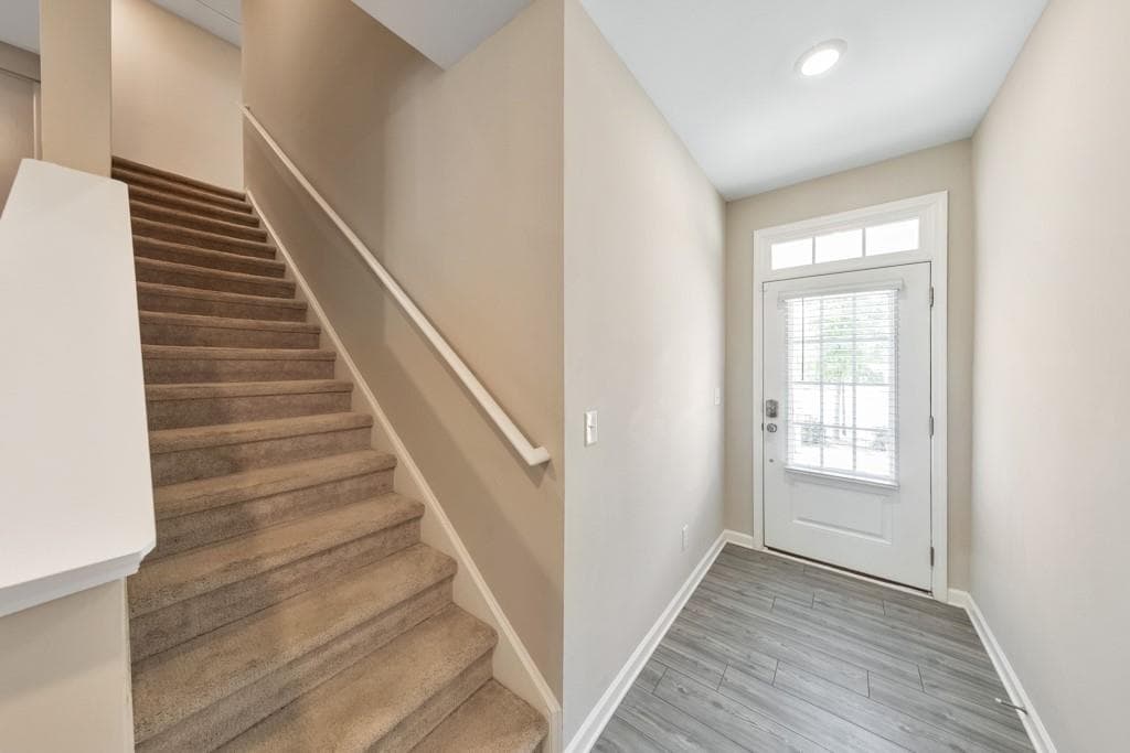 3 bedroom, 3 bathroom, 1,901 sq ft townhouse for sale at 1005 Cherryfield Run, Marietta, GA 30008 — photo 8