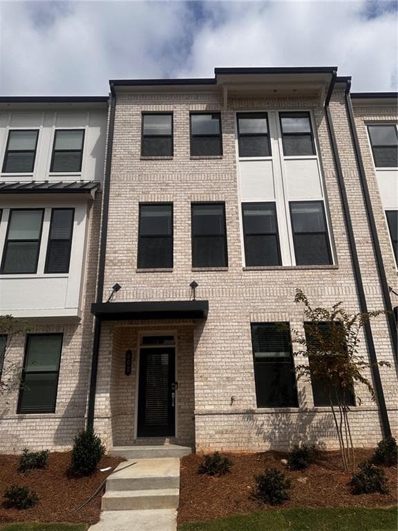 4 bedroom, 4 bathroom, 2,359 sq ft townhouse for rent at 602 Alder Creek, Cumming, GA 30040 for $2,900 a month