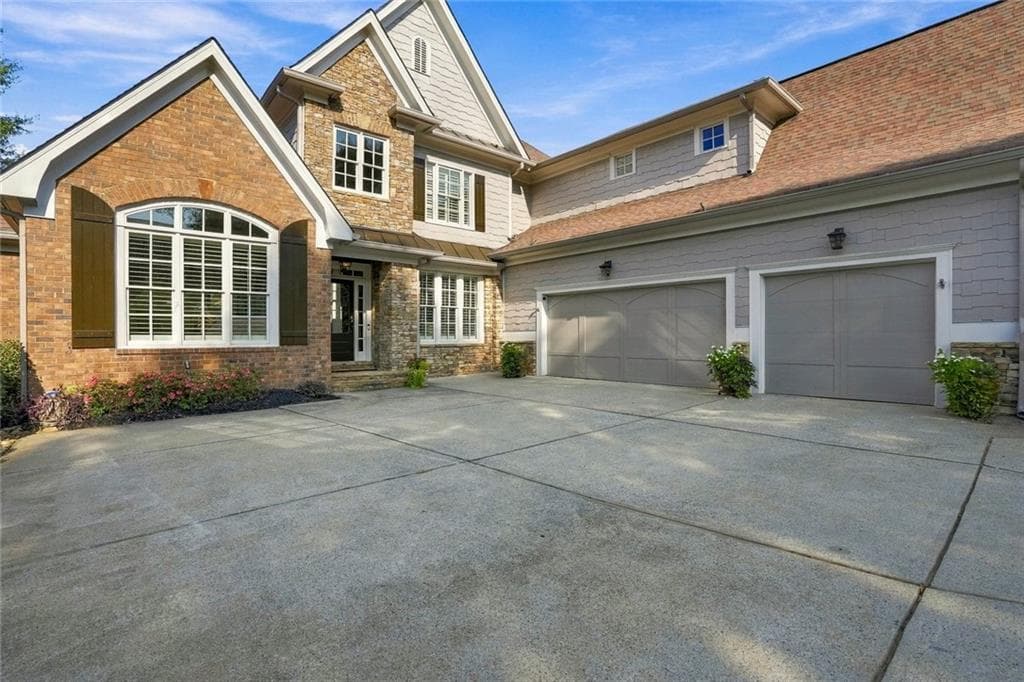 4 bedroom, 4 bathroom, 4,454 sq ft single family residence for sale at 6065 Boulder Bluff Drive, Cumming, GA 30040 — photo 6