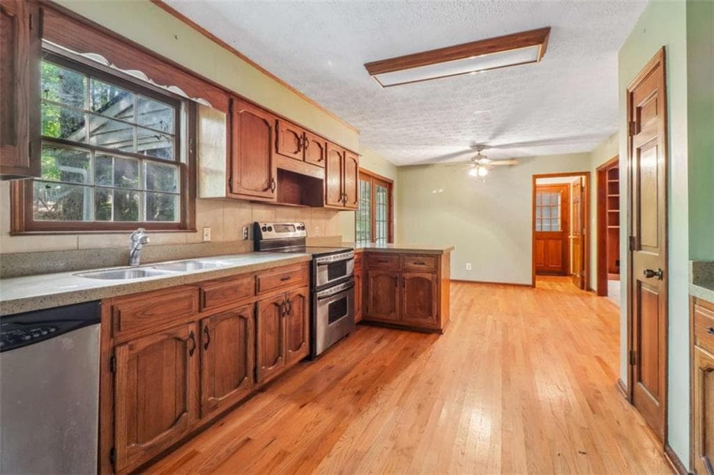 3 bedroom, 3 bathroom, 2,800 sq ft single family residence under contract at 175 Canterbury Lane, Fayetteville, GA 30215 — photo 10