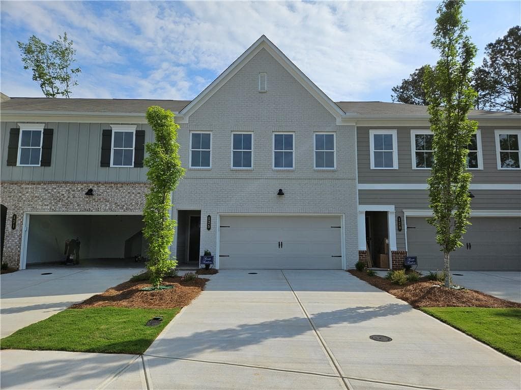 3 bedroom, 3 bathroom, 1,805 sq ft townhouse for rent at 125 Priestwood Lane, Acworth, GA 30102 for $2,300 a month — photo 1 of 22
