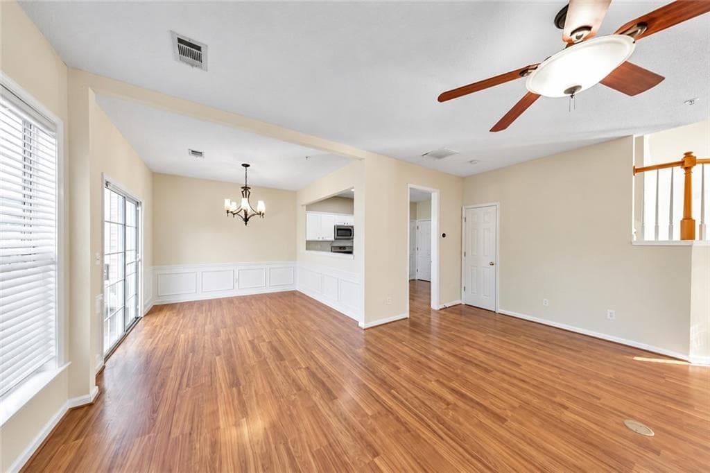 3 bedroom, 3 bathroom, 1,788 sq ft townhouse for sale at 244 Regent Square, Woodstock, GA 30188 — photo 3