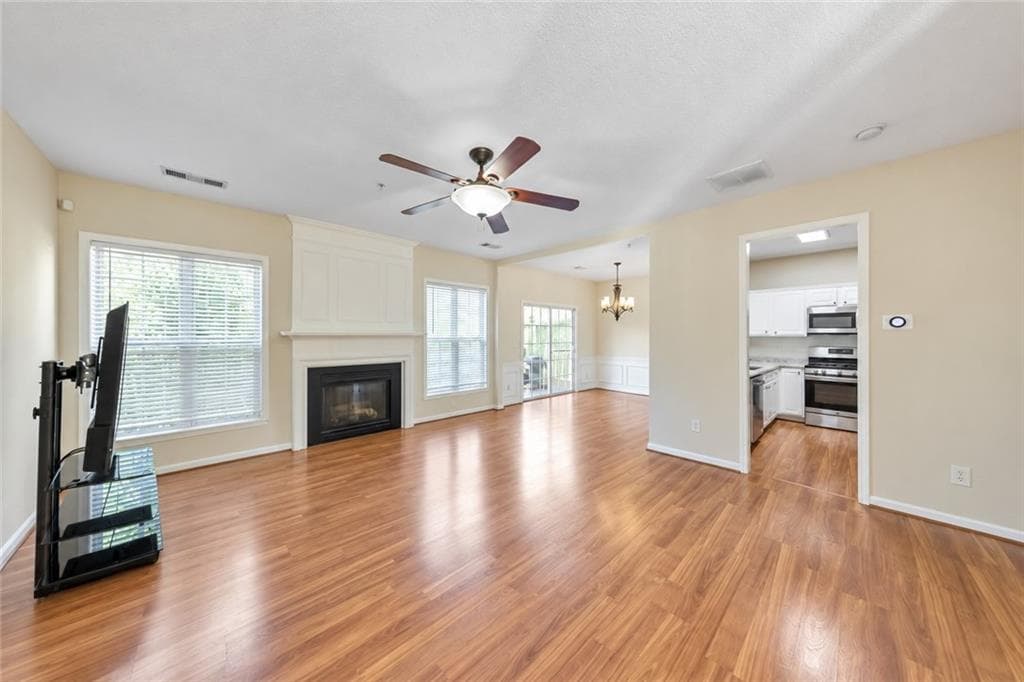 3 bedroom, 3 bathroom, 1,788 sq ft townhouse for sale at 244 Regent Square, Woodstock, GA 30188 — photo 6