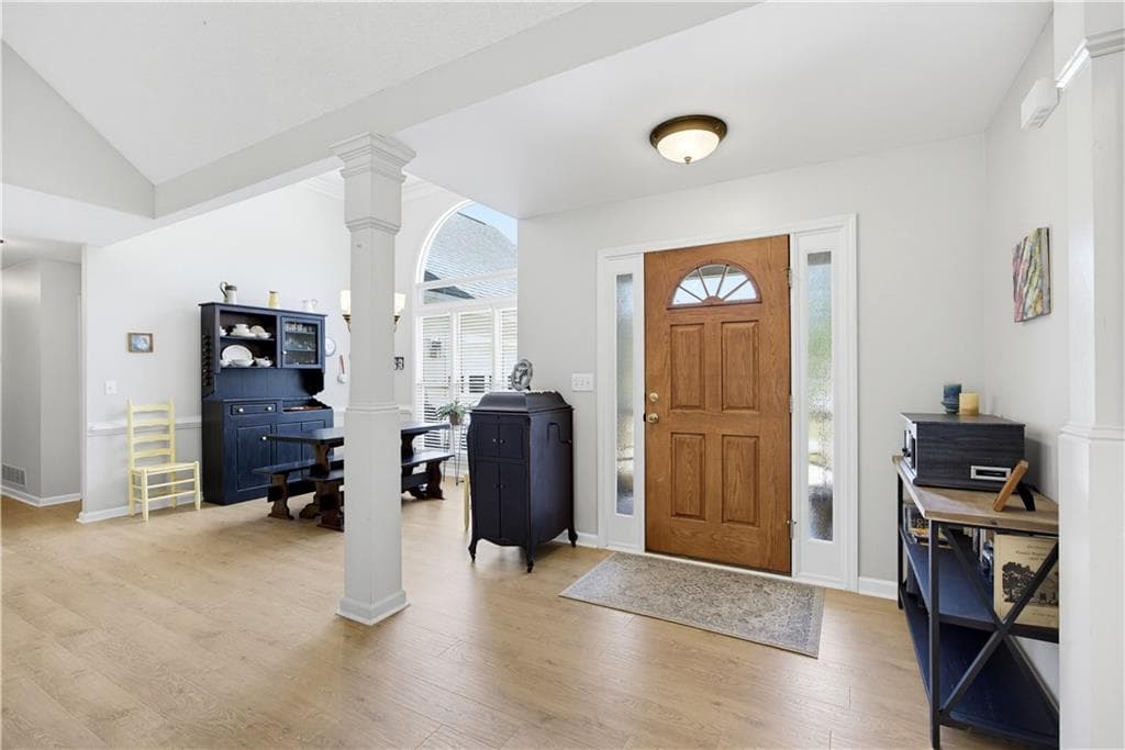 3 bedroom, 2 bathroom, 1,673 sq ft single family residence for sale at 462 Whitby Drive, Douglasville, GA 30134 — photo 3