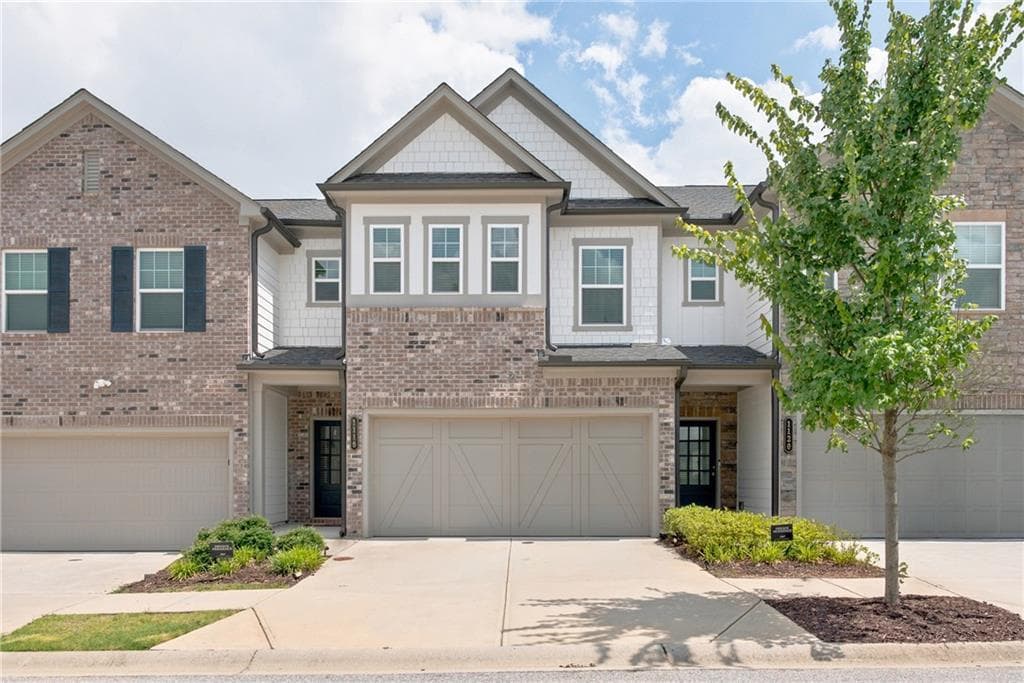 3 bedroom, 3 bathroom, 1,736 sq ft townhouse for rent at 1118 Lossie Lane, Grayson, GA 30017 for $2,300 a month — photo 1 of 20