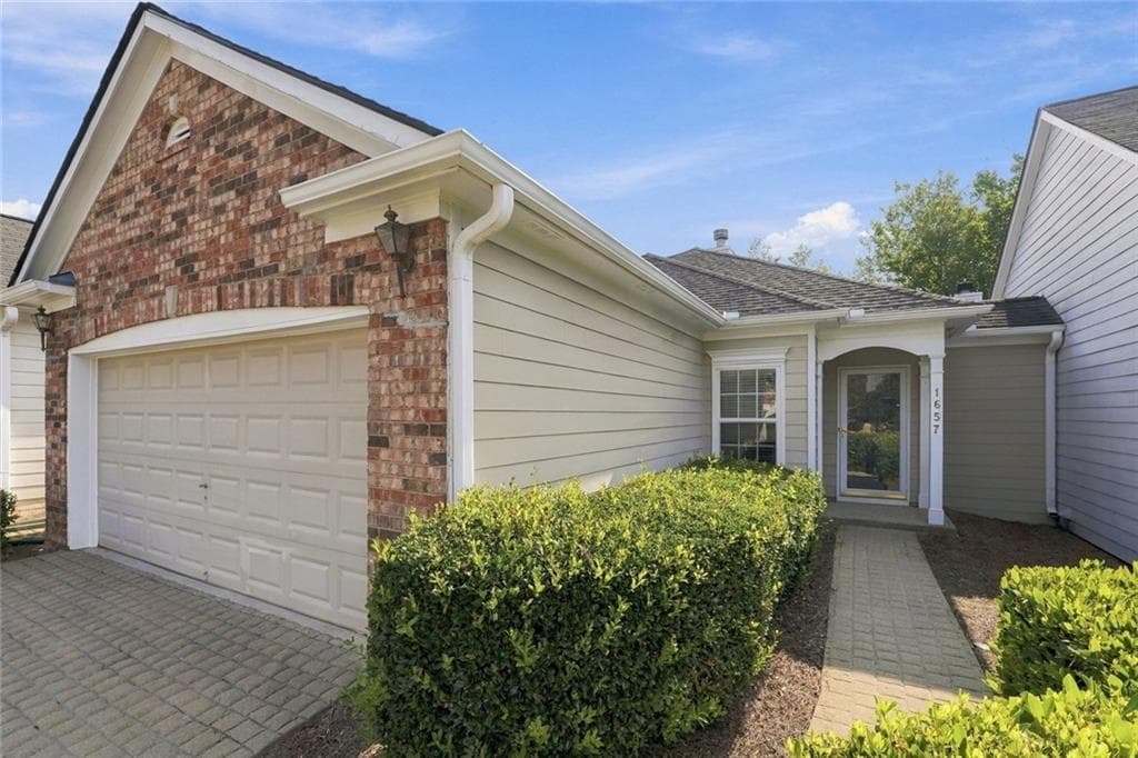 3 bedroom, 2 bathroom, 1,427 sq ft townhouse under contract at 1657 Donovans Pass, Kennesaw, GA 30152 — photo 2