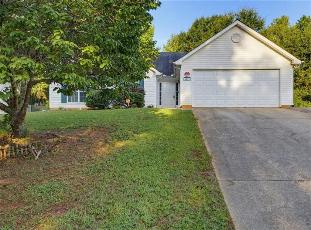 3 bedroom, 2 bathroom, 1,340 sq ft single family residence for sale at 4037 Monarch Dr, Mcdonough, GA 30253 — photo 2