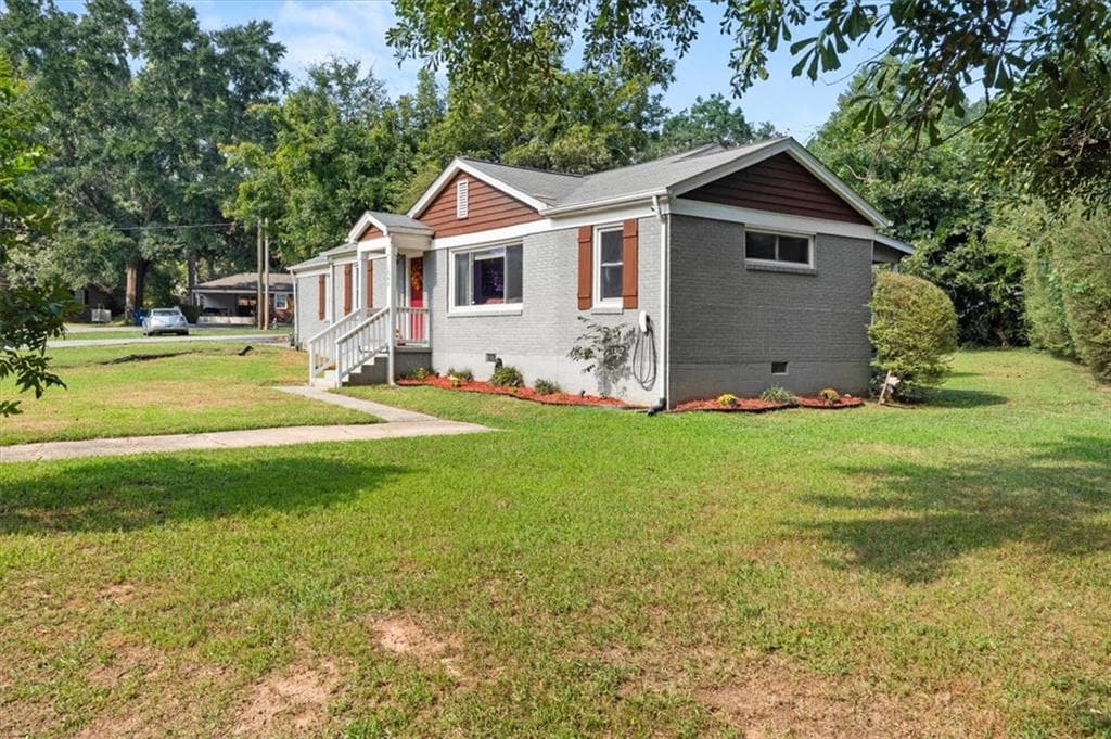 3 bedroom, 1 bathroom, 1,546 sq ft single family residence for sale at 1563 Cloverdale Drive, Marietta, GA 30067 — photo 2