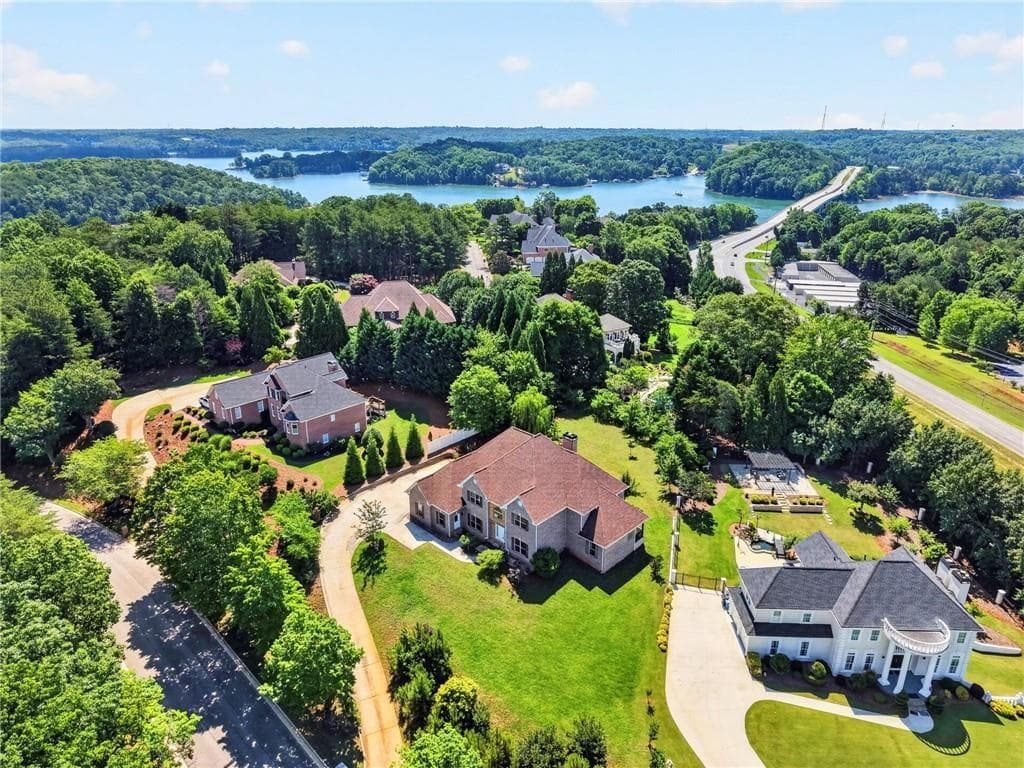 6 bedroom, 5 bathroom, 5,340 sq ft single family residence for sale at 2204 Sidney Drive, Gainesville, GA 30506 — photo 5
