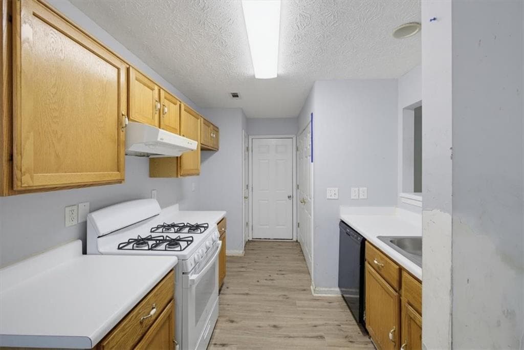 3 bedroom, 2 bathroom, 1,340 sq ft single family residence for sale at 4037 Monarch Dr, Mcdonough, GA 30253 — photo 10