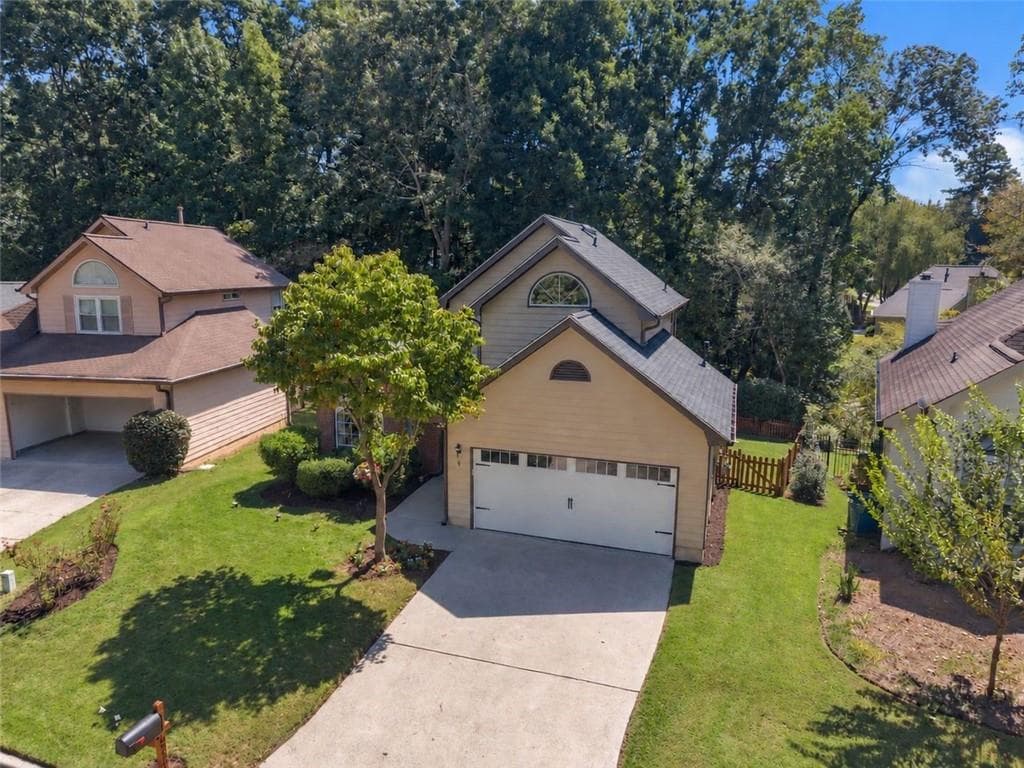 3 bedroom, 3 bathroom, 1,779 sq ft single family residence for sale at 8910 S Somerset Lane, Alpharetta, GA 30004 — photo 3