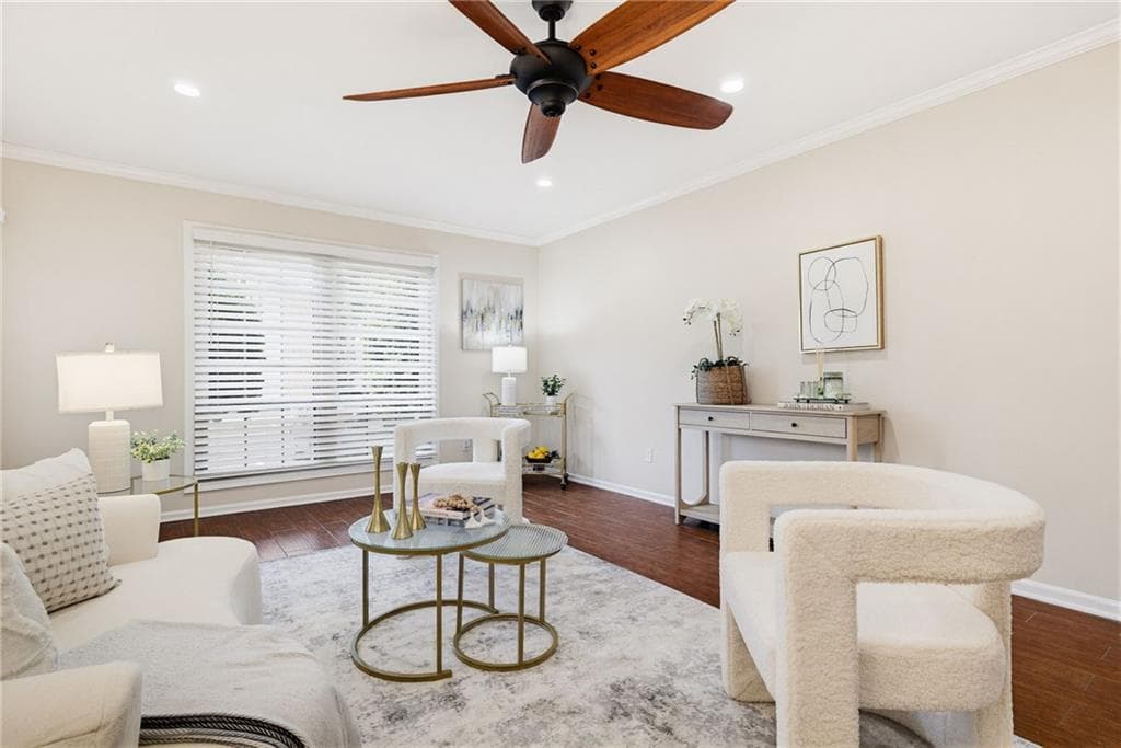 3 bedroom, 2 bathroom, 1,423 sq ft condominium for sale at 6851 Roswell Road C1, Atlanta, GA 30328