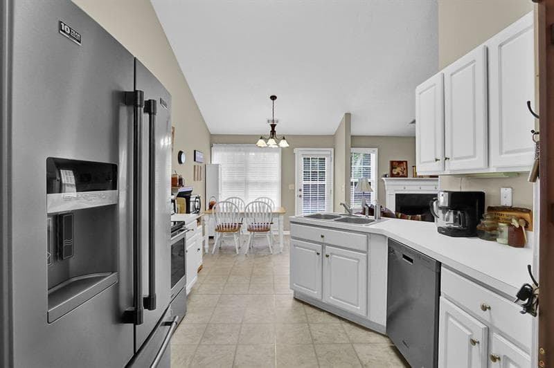 3 bedroom, 2 bathroom, 1,986 sq ft single family residence for sale at 104 Jacob Drive, Braselton, GA 30548 — photo 5