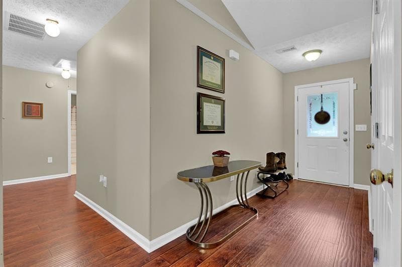 3 bedroom, 2 bathroom, 1,986 sq ft single family residence for sale at 104 Jacob Drive, Braselton, GA 30548 — photo 10
