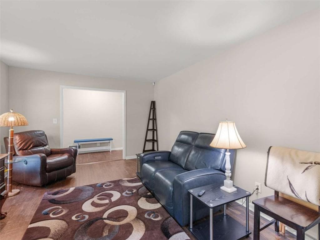 3 bedroom, 2 bathroom, 1,885 sq ft single family residence under contract at 6401 E Glen Road, Lithonia, GA 30038 — photo 6