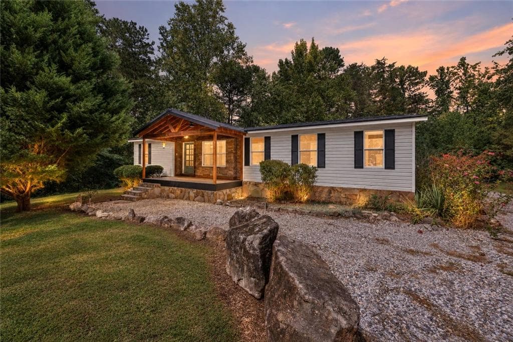 3 bedroom, 2 bathroom, 1,350 sq ft single family residence under contract at 125 Bagwell Drive, Dawsonville, GA 30534