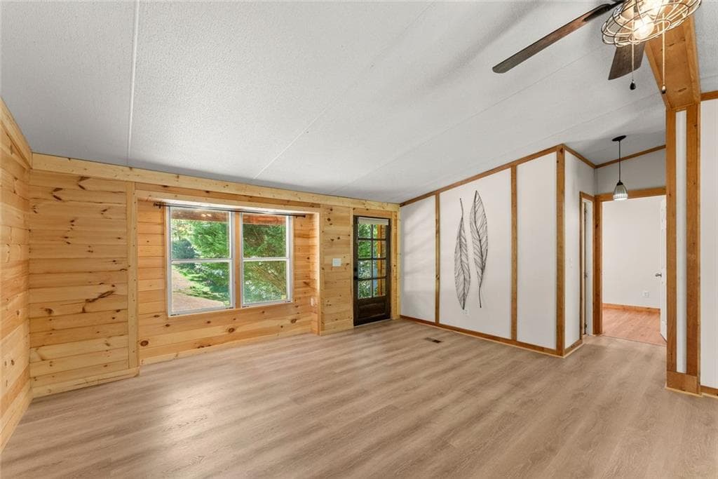 3 bedroom, 2 bathroom, 1,350 sq ft single family residence under contract at 125 Bagwell Drive, Dawsonville, GA 30534 — photo 7