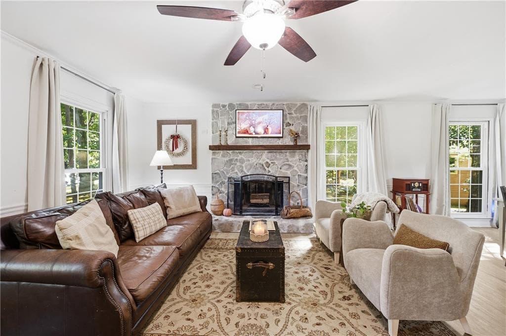 3 bedroom, 2 bathroom, 2,464 sq ft single family residence for sale at 2109 Winding Creek Lane, Marietta, GA 30064 — photo 6