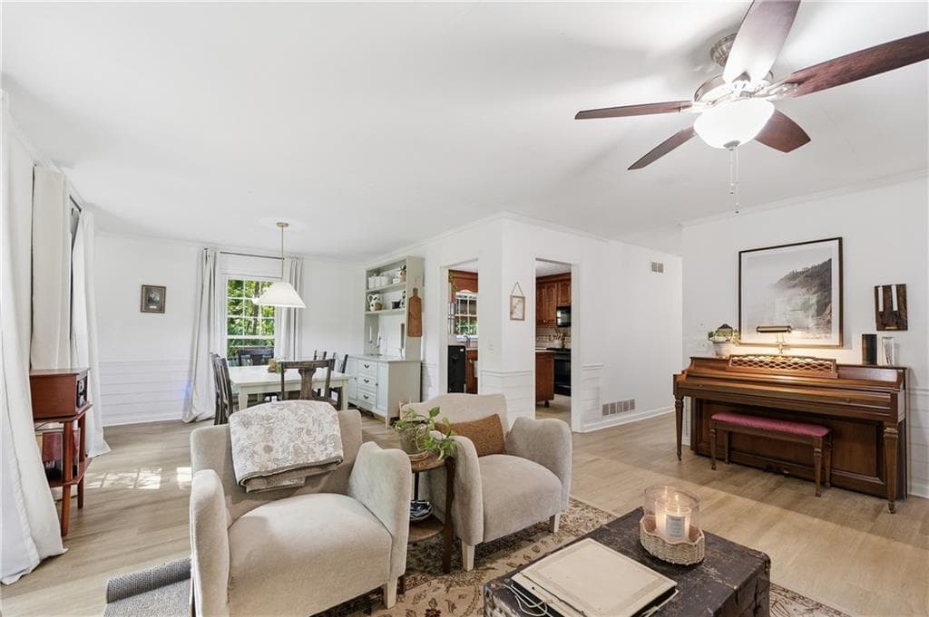 3 bedroom, 2 bathroom, 2,464 sq ft single family residence for sale at 2109 Winding Creek Lane, Marietta, GA 30064 — photo 9