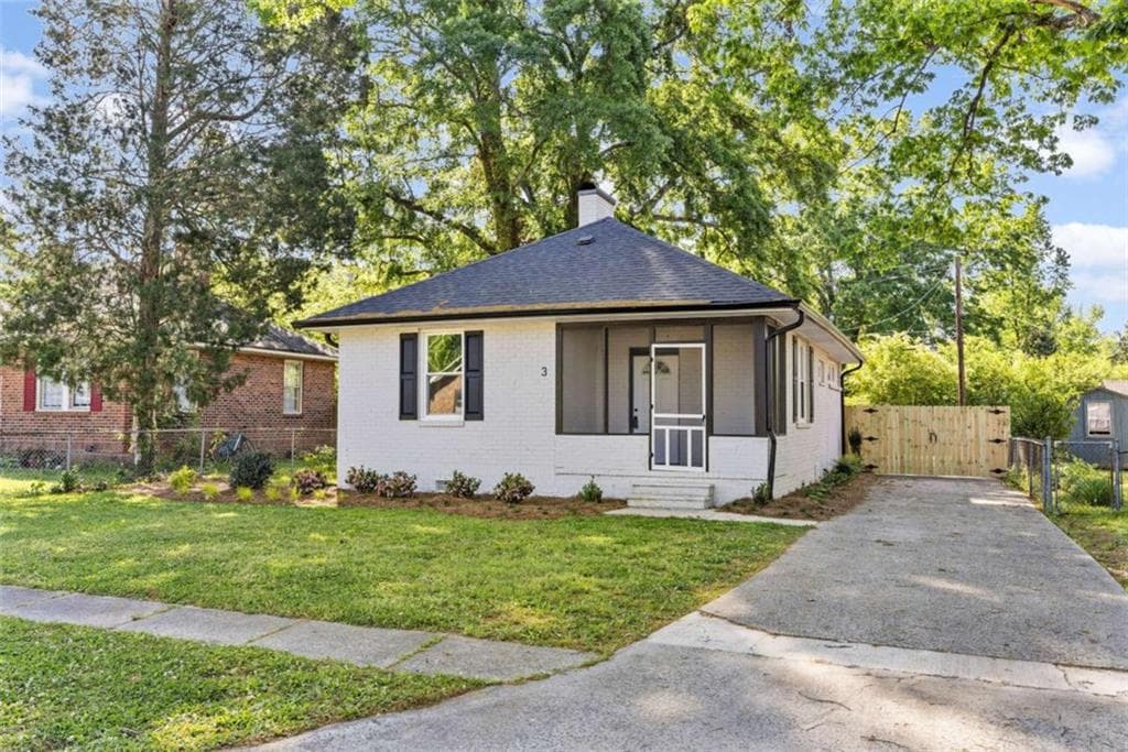 2 bedroom, 1 bathroom, 1,222 sq ft single family residence for sale at 3 NE Hickory Street, Rome, GA 30161 — photo 2