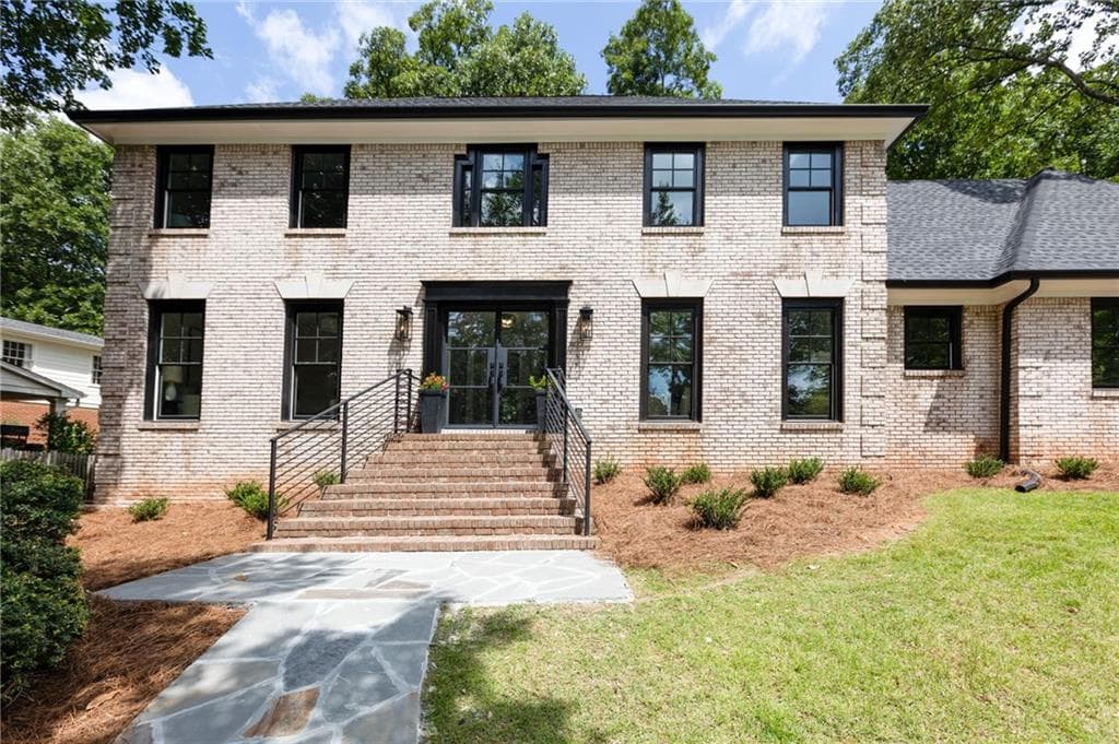 5 bedroom, 5 bathroom, 4,102 sq ft single family residence for sale at 1128 Atcheson Lane, Dunwoody, GA 30338 — photo 2