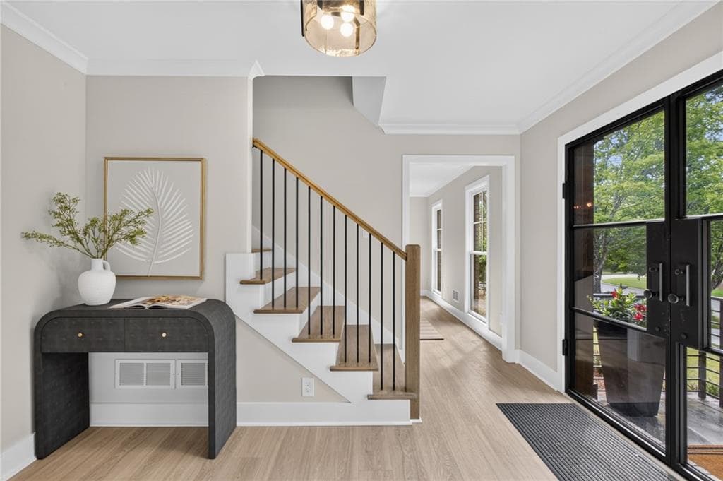 5 bedroom, 5 bathroom, 4,102 sq ft single family residence for sale at 1128 Atcheson Lane, Dunwoody, GA 30338 — photo 3