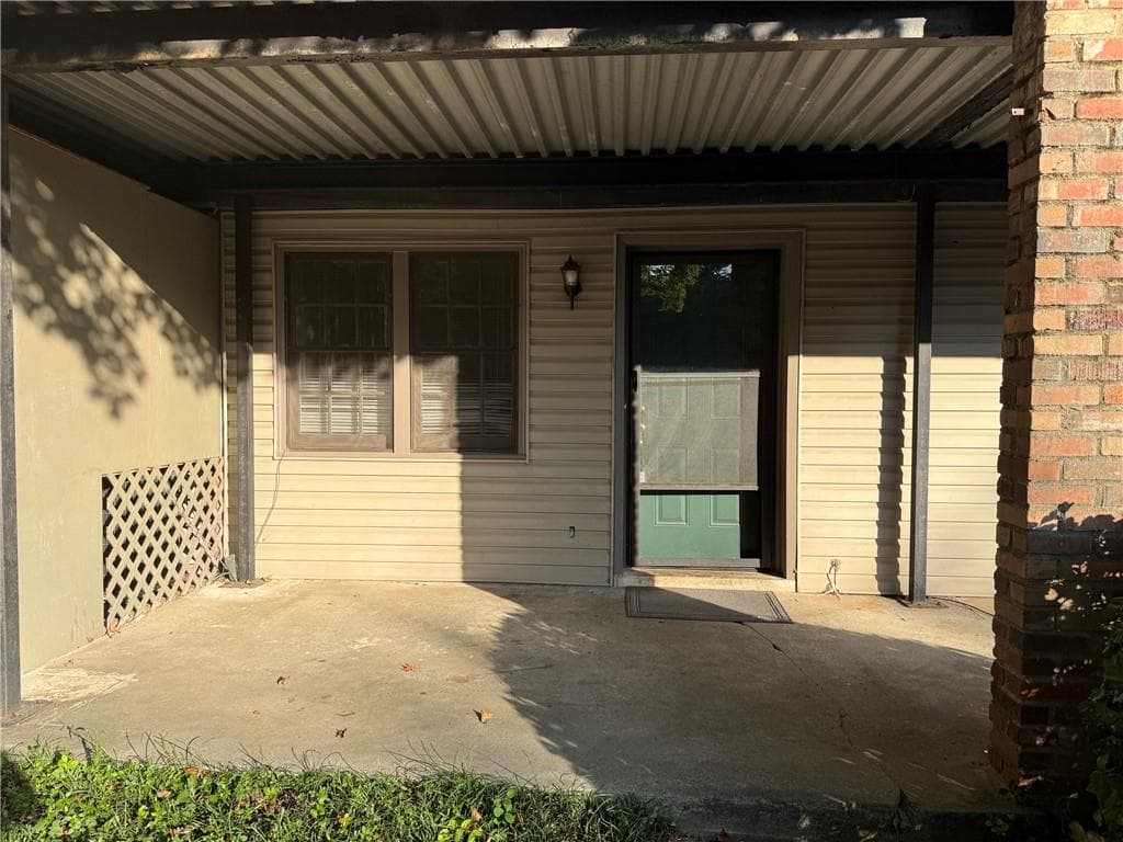 1 bedroom, 1 bathroom, 768 sq ft condominium for sale at 3087 Colonial Way J, Atlanta, GA 30341 — photo 1 of 13