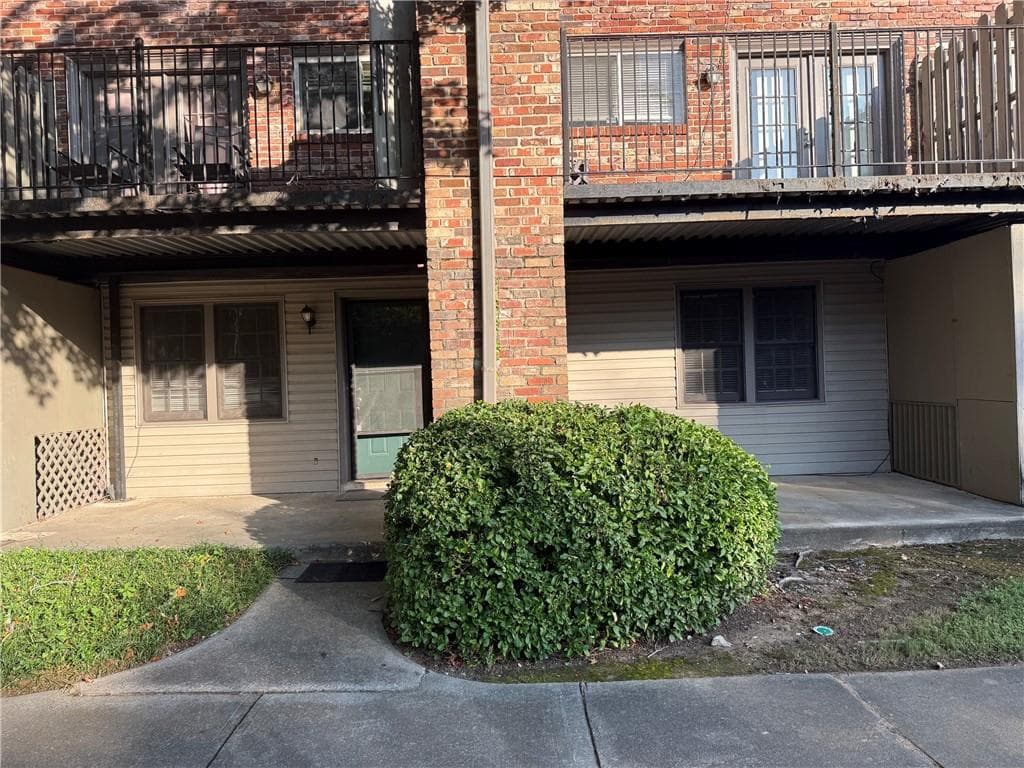 1 bedroom, 1 bathroom, 768 sq ft condominium for sale at 3087 Colonial Way J, Atlanta, GA 30341 — photo 2