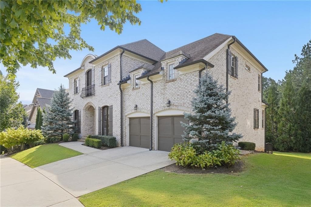 6 bedroom, 5 bathroom, 5,234 sq ft single family residence for rent at 808 Adler Court, Alpharetta, GA 30005 for $8,500 a month — photo 3