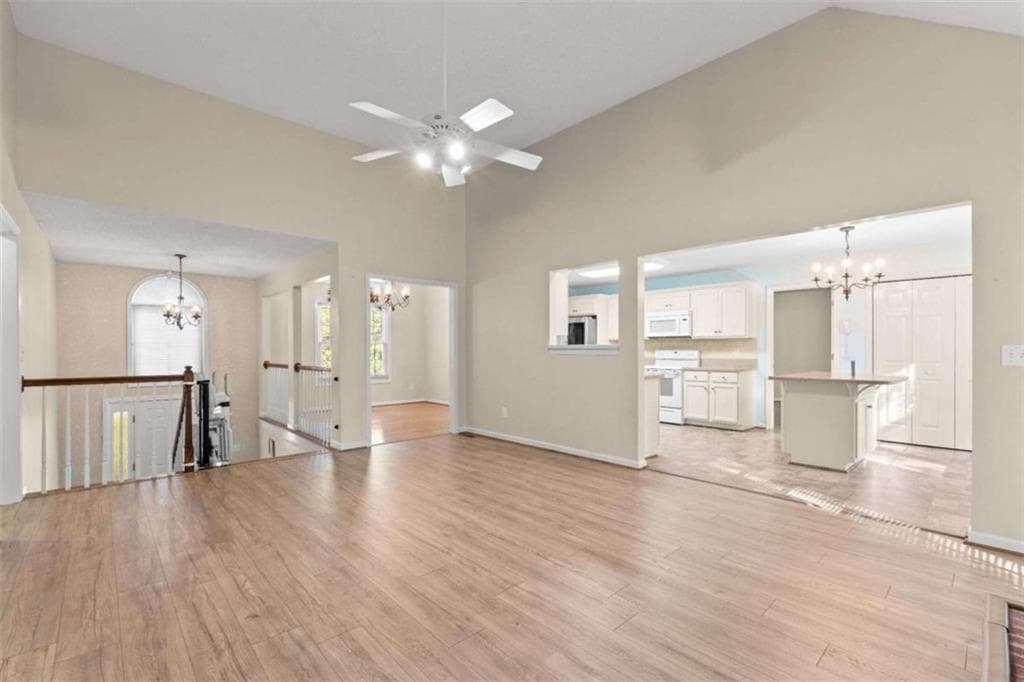 3 bedroom, 2 bathroom, 2,185 sq ft single family residence for sale at 54 Wooddale Lane, Carrollton, GA 30117 — photo 6