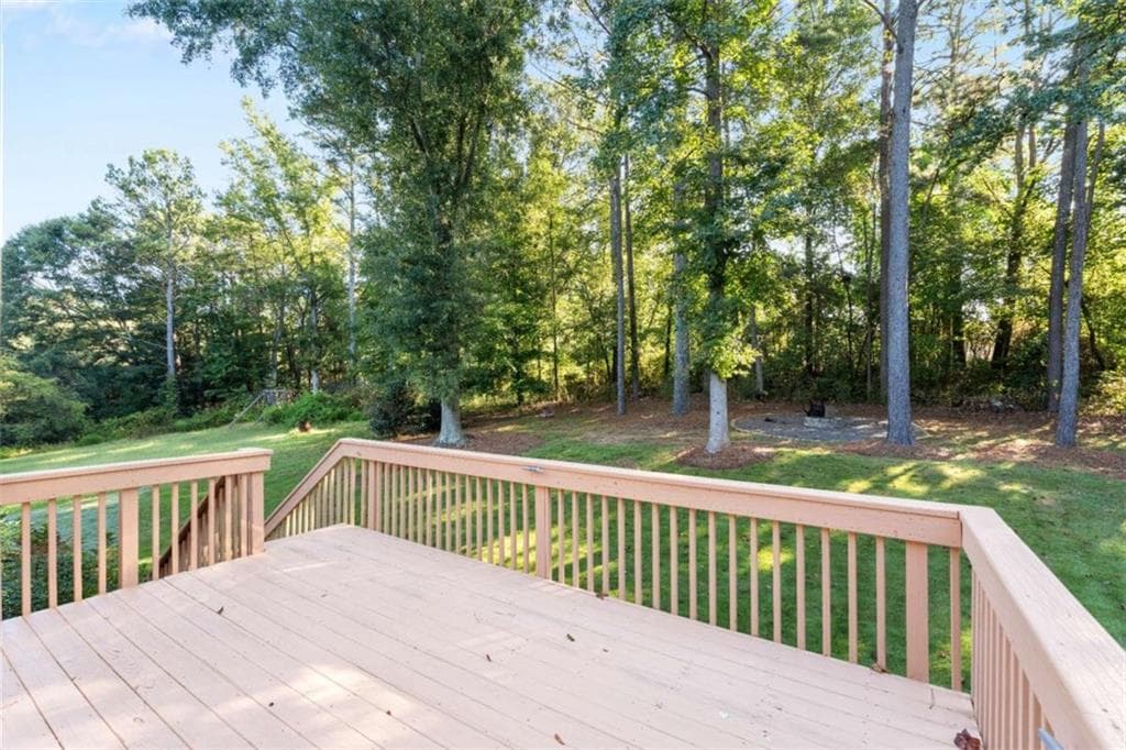 3 bedroom, 2 bathroom, 2,185 sq ft single family residence for sale at 54 Wooddale Lane, Carrollton, GA 30117 — photo 10