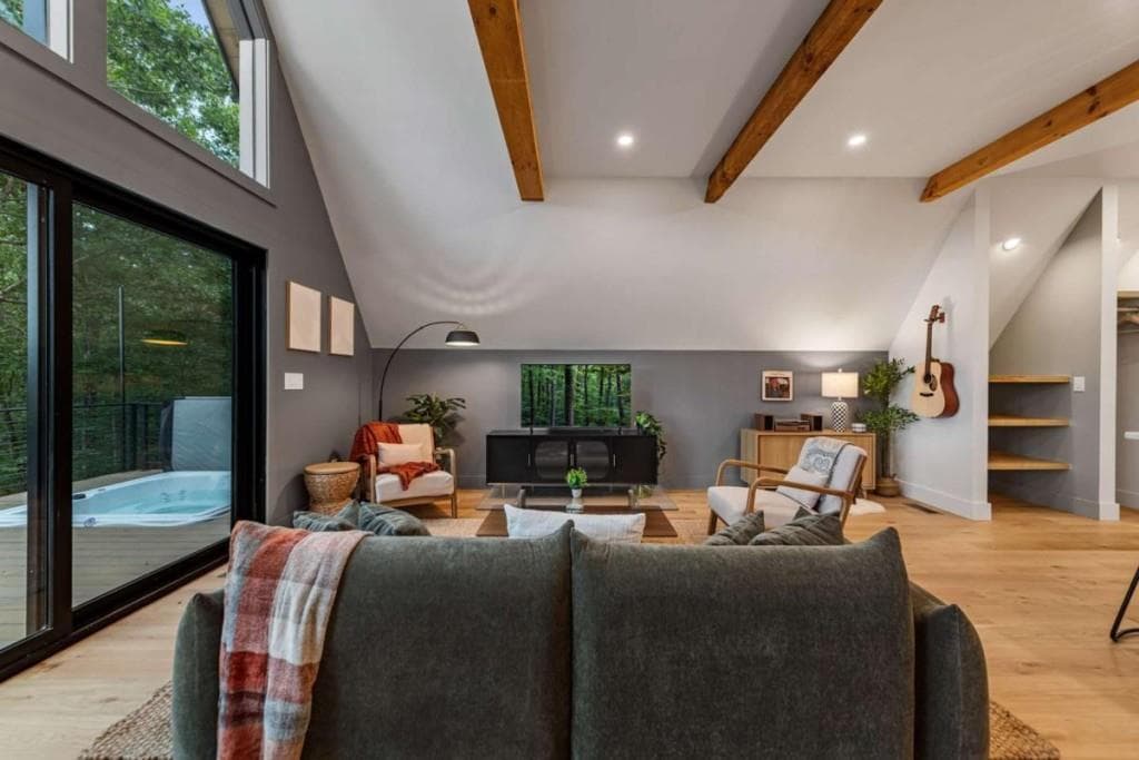 2 bedroom, 2 bathroom, 1,580 sq ft single family residence for sale at 687 Left Turn, Blue Ridge, GA 30513 — photo 8