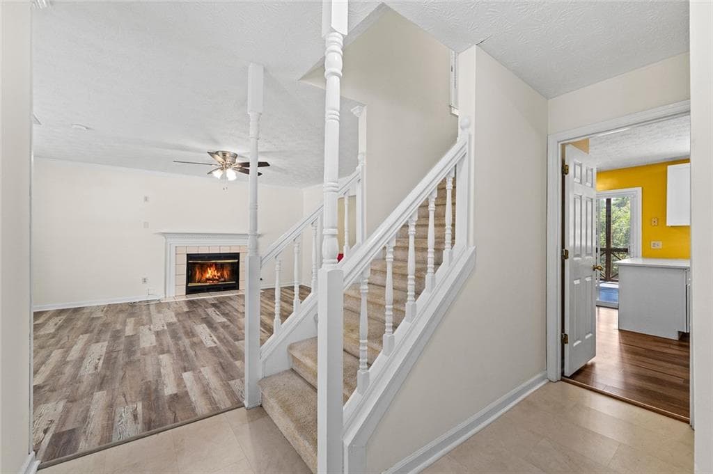 3 bedroom, 3 bathroom, 1,698 sq ft single family residence under contract at 445 Carriage Court, Johns Creek, GA 30022 — photo 2