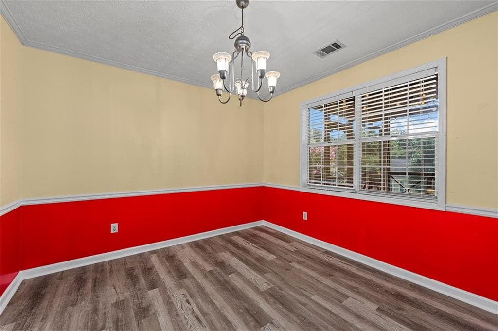 3 bedroom, 3 bathroom, 1,698 sq ft single family residence under contract at 445 Carriage Court, Johns Creek, GA 30022 — photo 5