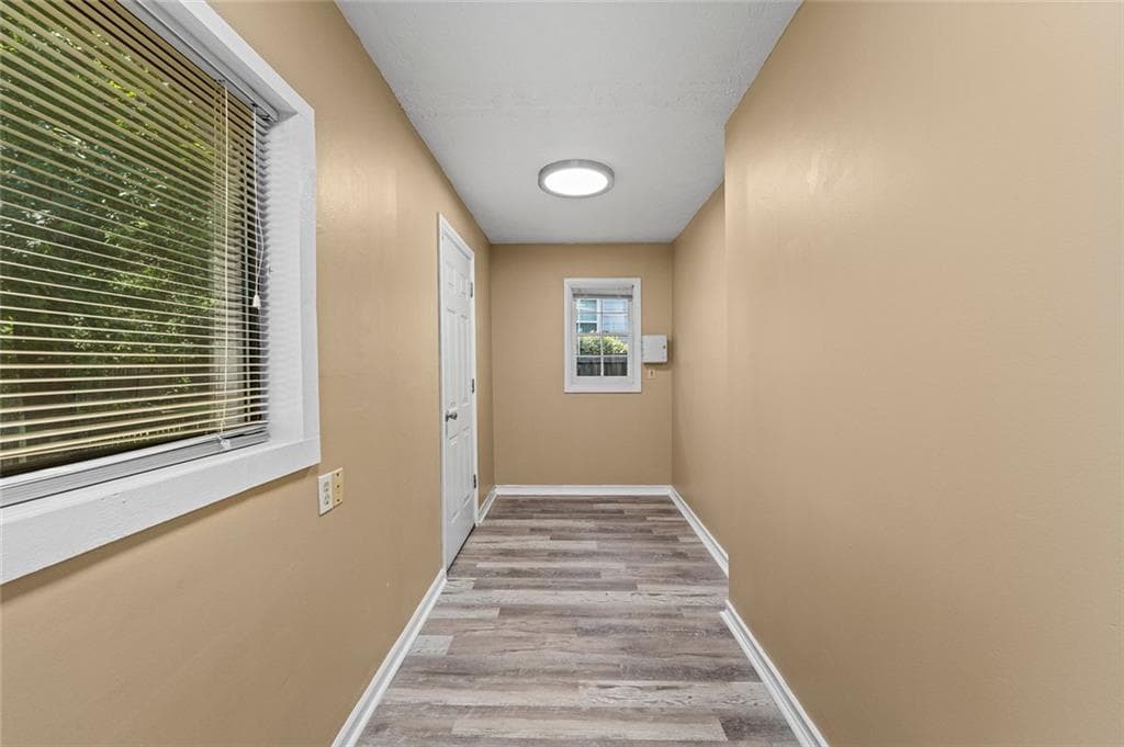 3 bedroom, 3 bathroom, 1,698 sq ft single family residence under contract at 445 Carriage Court, Johns Creek, GA 30022 — photo 8