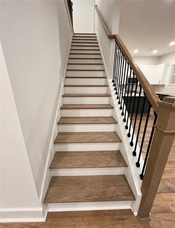 3 bedroom, 3 bathroom, 2,200 sq ft townhouse for sale at 5611 Pine Street, Flowery Branch, GA 30542 — photo 6