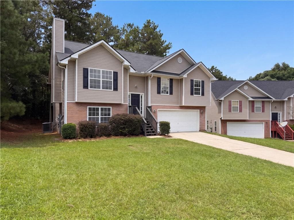 3 bedroom, 2 bathroom, 1,488 sq ft single family residence for sale at 3936 Kimberlyn Court, Rex, GA 30273 — photo 3