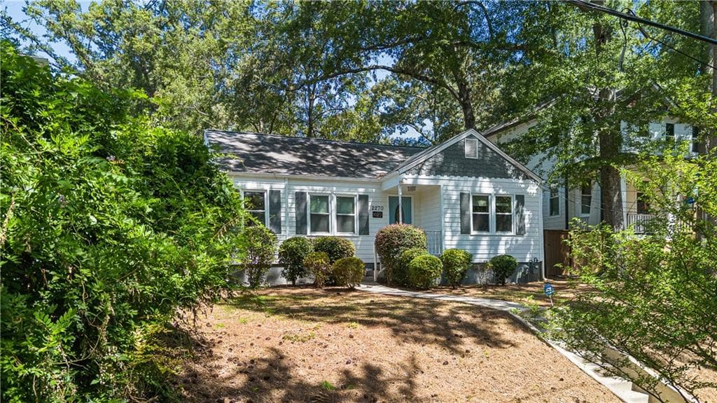 2 bedroom, 2 bathroom, 1,031 sq ft single family residence for sale at 2270 1st Avenue, Atlanta, GA 30317