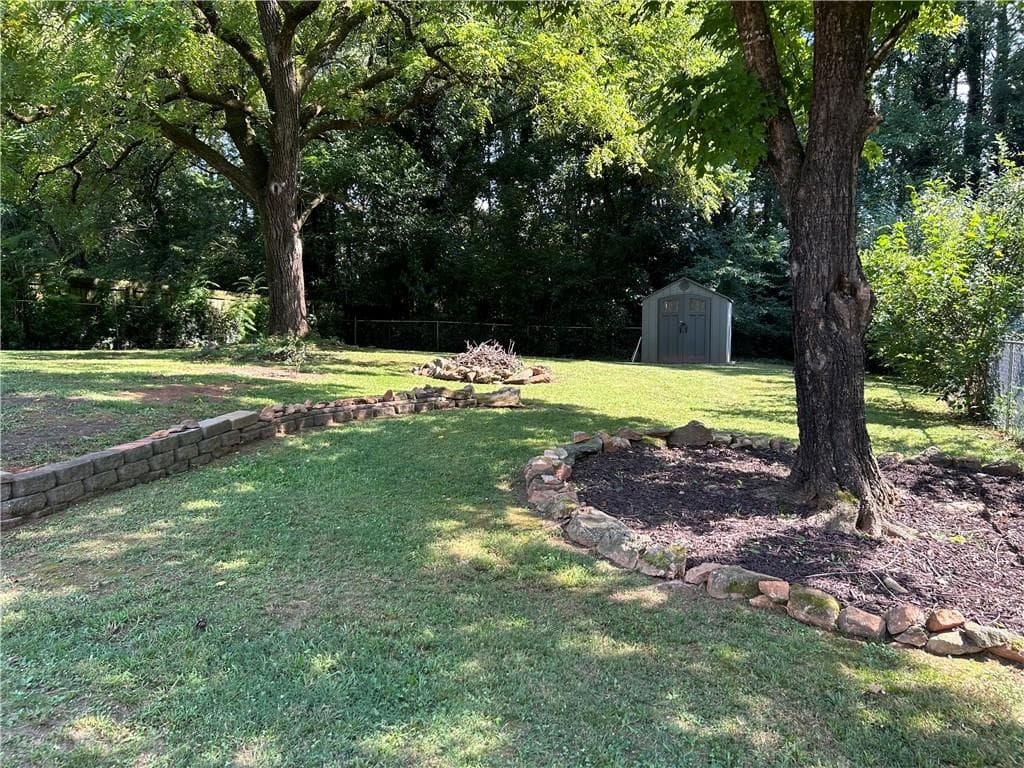 2 bedroom, 1 bathroom, 1,048 sq ft single family residence for sale at 1078 Barnes Mill Road, Marietta, GA 30062 — photo 7
