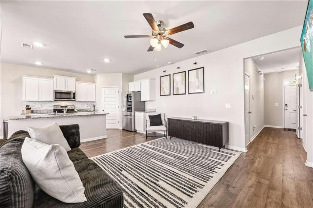 3 bedroom, 3 bathroom, 1,790 sq ft single family residence for sale at 81 Mead Court, Hoschton, GA 30548 — photo 6