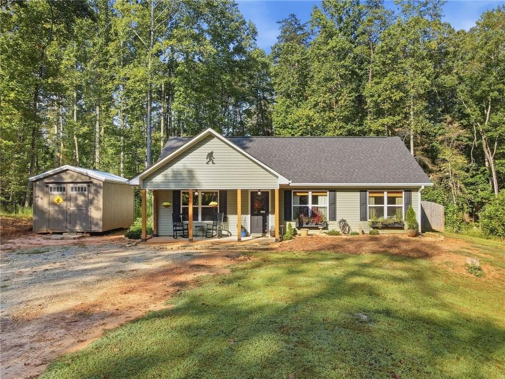 3 bedroom, 2 bathroom, 1,130 sq ft single family residence for sale at 63 Wood Ridge Trail, Dawsonville, GA 30534 — photo 2