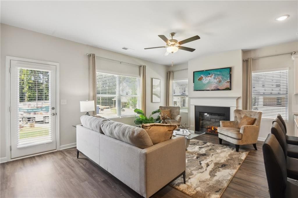 3 bedroom, 3 bathroom, 1,817 sq ft townhouse for sale at 7057 Old Bridge Lane, Conyers, GA 30013 — photo 2