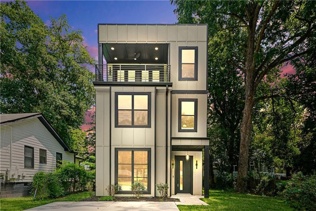 4 bedroom, 4 bathroom, 2,984 sq ft single family residence for sale at 1776 S Gordon Street, Atlanta, GA 30310 — photo 2
