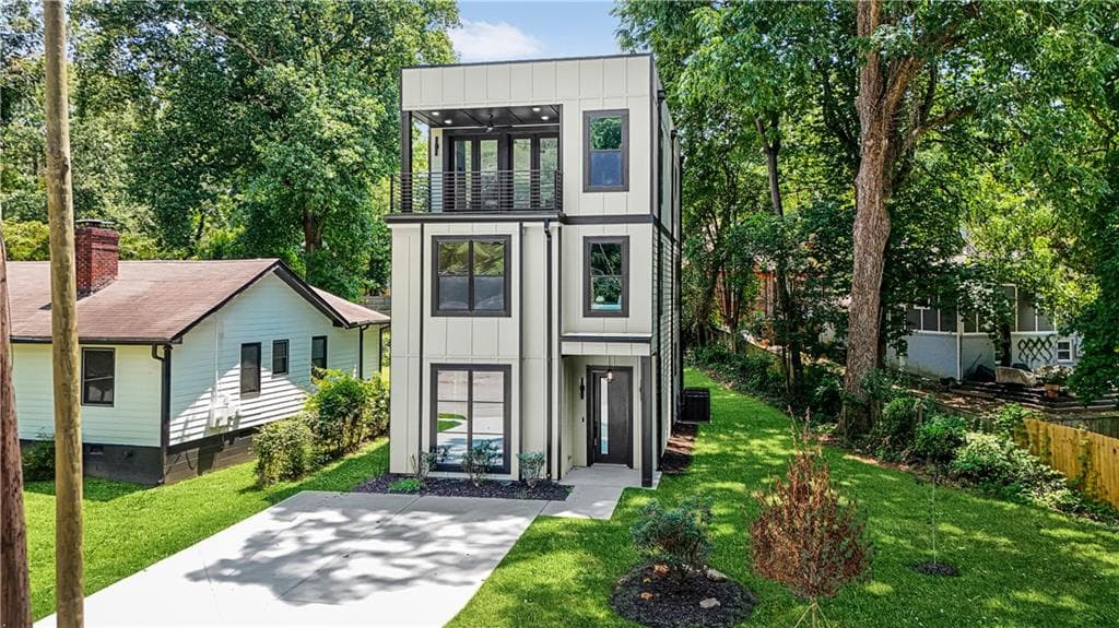 4 bedroom, 4 bathroom, 2,984 sq ft single family residence for sale at 1776 S Gordon Street, Atlanta, GA 30310 — photo 3