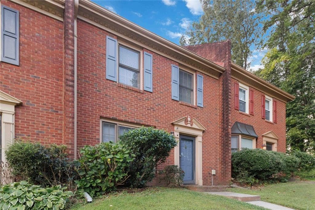2 bedroom, 3 bathroom, 1,302 sq ft townhouse for rent at 6146 Keswick Row Row, Tucker, GA 30084 for $1,750 a month — photo 3