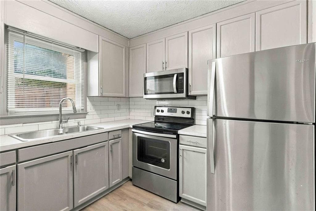 2 bedroom, 3 bathroom, 1,302 sq ft townhouse for rent at 6146 Keswick Row Row, Tucker, GA 30084 for $1,750 a month — photo 9